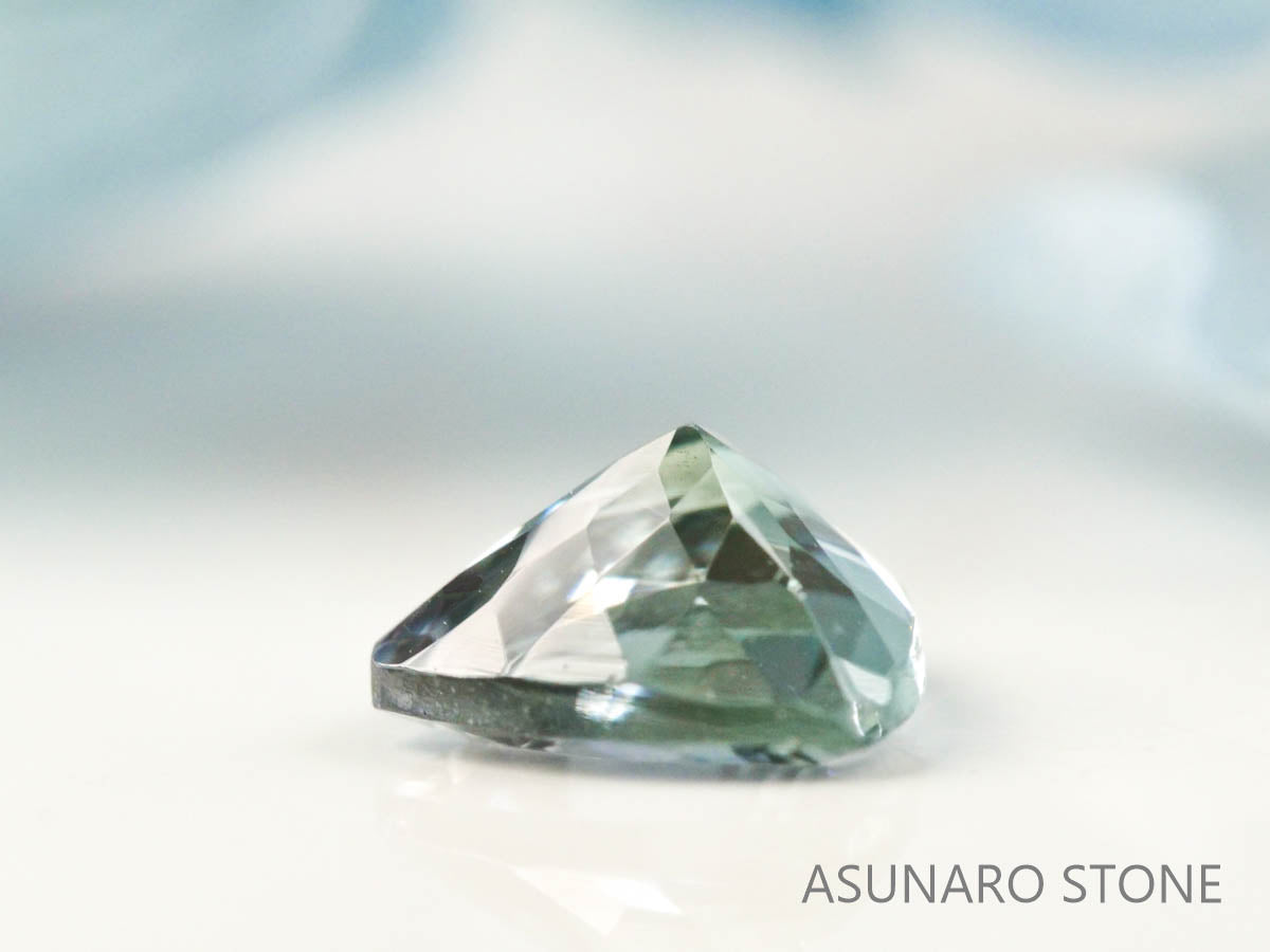 バイカラータンザナイト（ゾイサイト）  トリリアントカット　タンザニア産　　0.48ct【220818-1081】