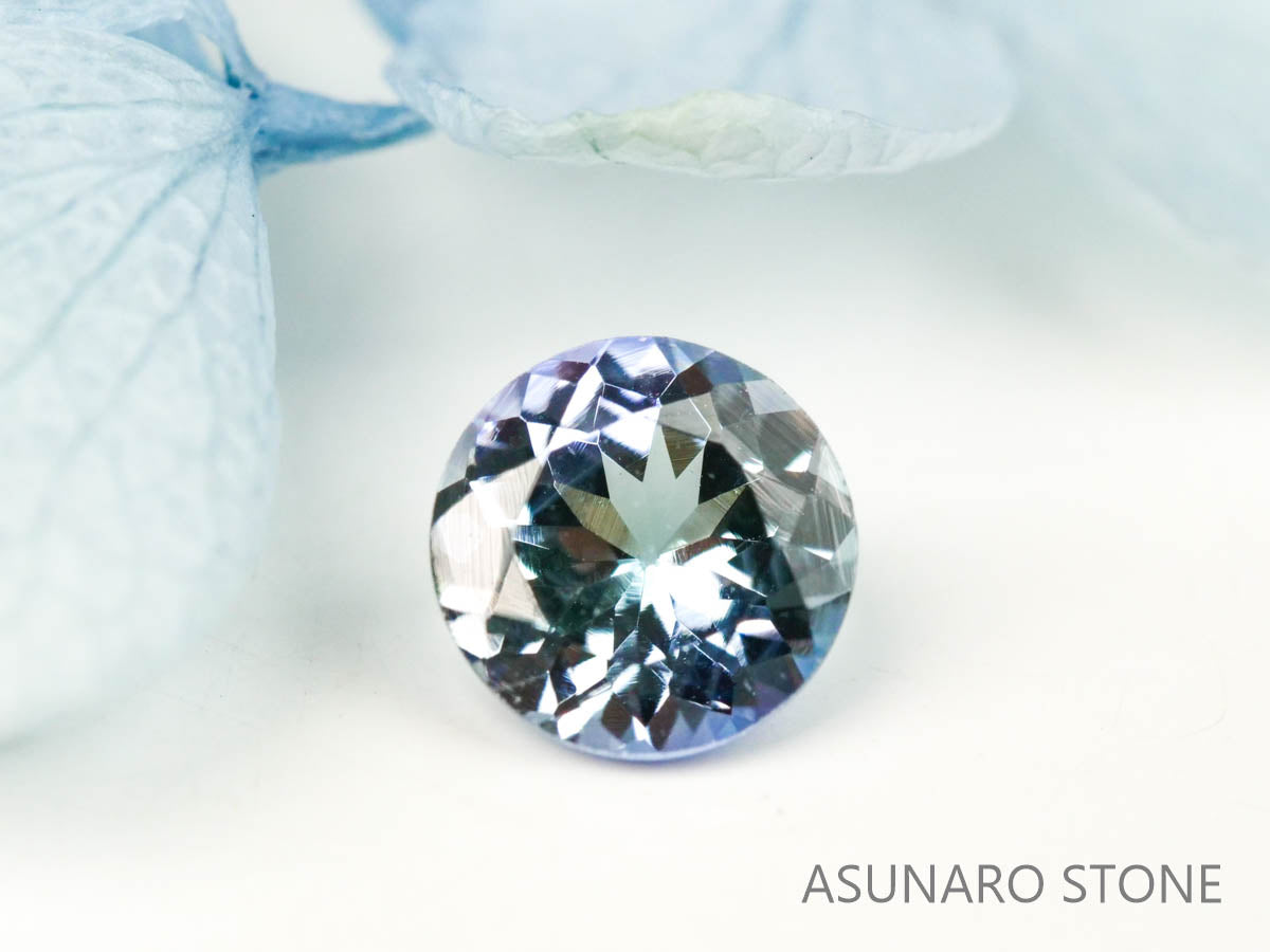 バイカラータンザナイト（ゾイサイト）  ラウンドカット　タンザニア産　　0.62ct【220818-1086】