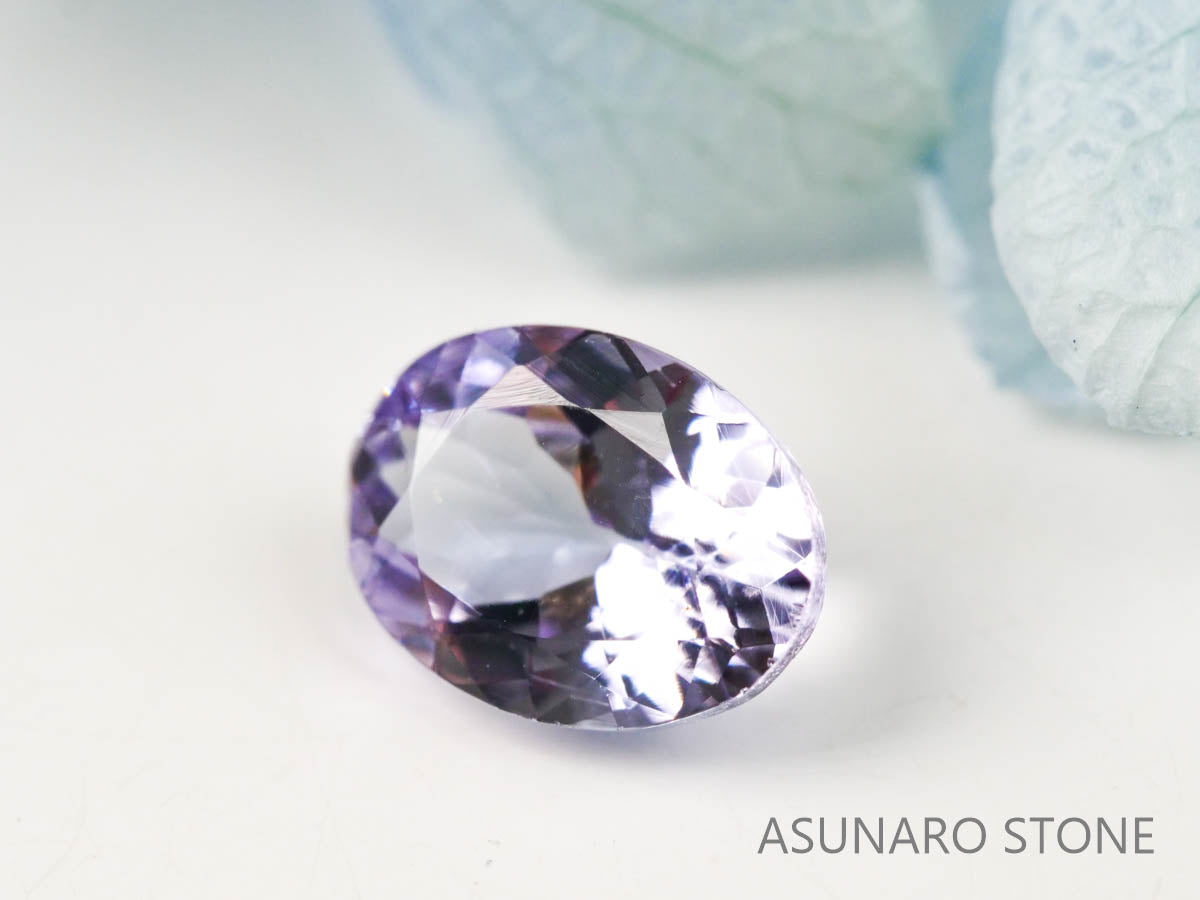 ゾイサイト（タンザナイト）  オーバルカット　タンザニア産　　0.81ct【220818-1088】