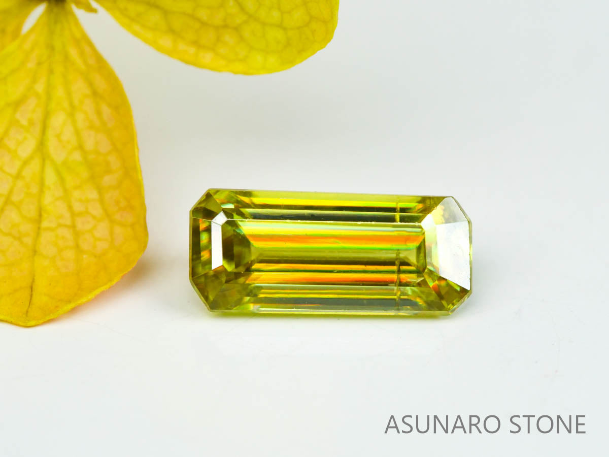 スフェーン　エメラルドカット　マダガスカル産　1.15ct　【220825-1089】