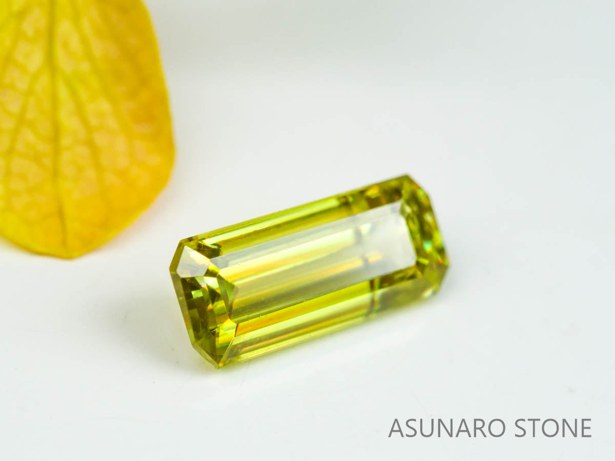 スフェーン　エメラルドカット　マダガスカル産　1.15ct　【220825-1089】