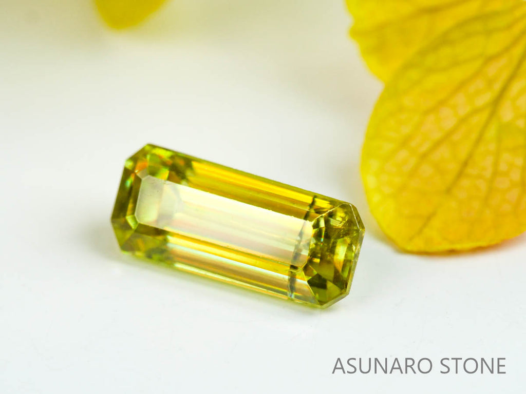 スフェーン　エメラルドカット　マダガスカル産　1.15ct　【220825-1089】