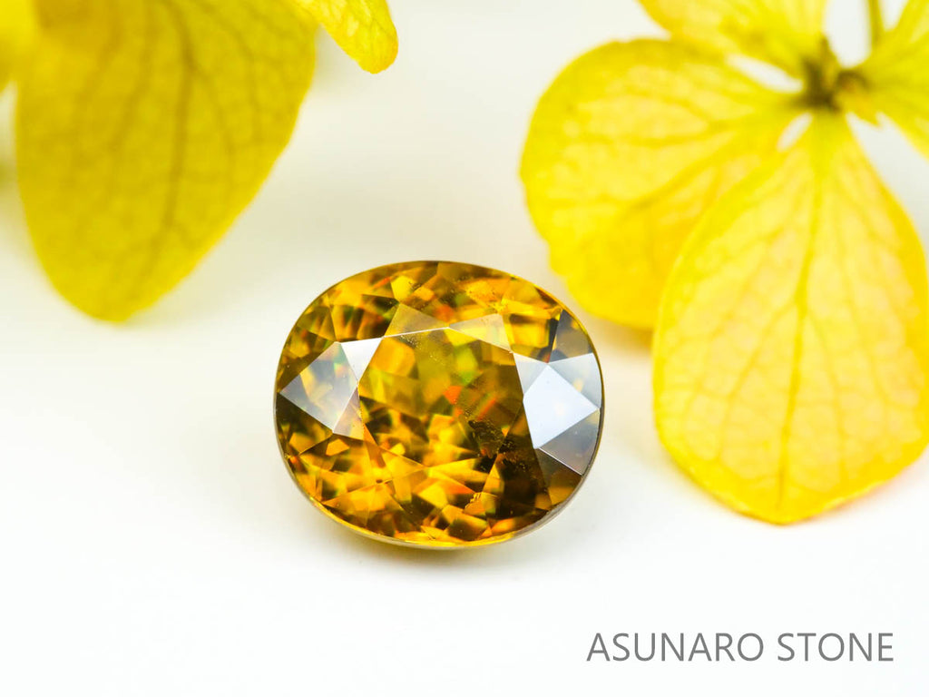 スフェーン　オーバルカット　マダガスカル産　2.07ct　【220825-1090】