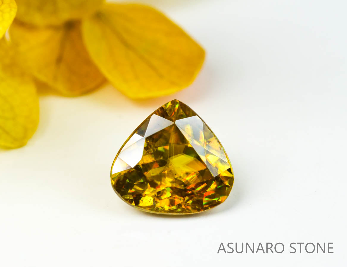 スフェーン　マロンカット　マダガスカル産　1.45ct　【220825-1093】