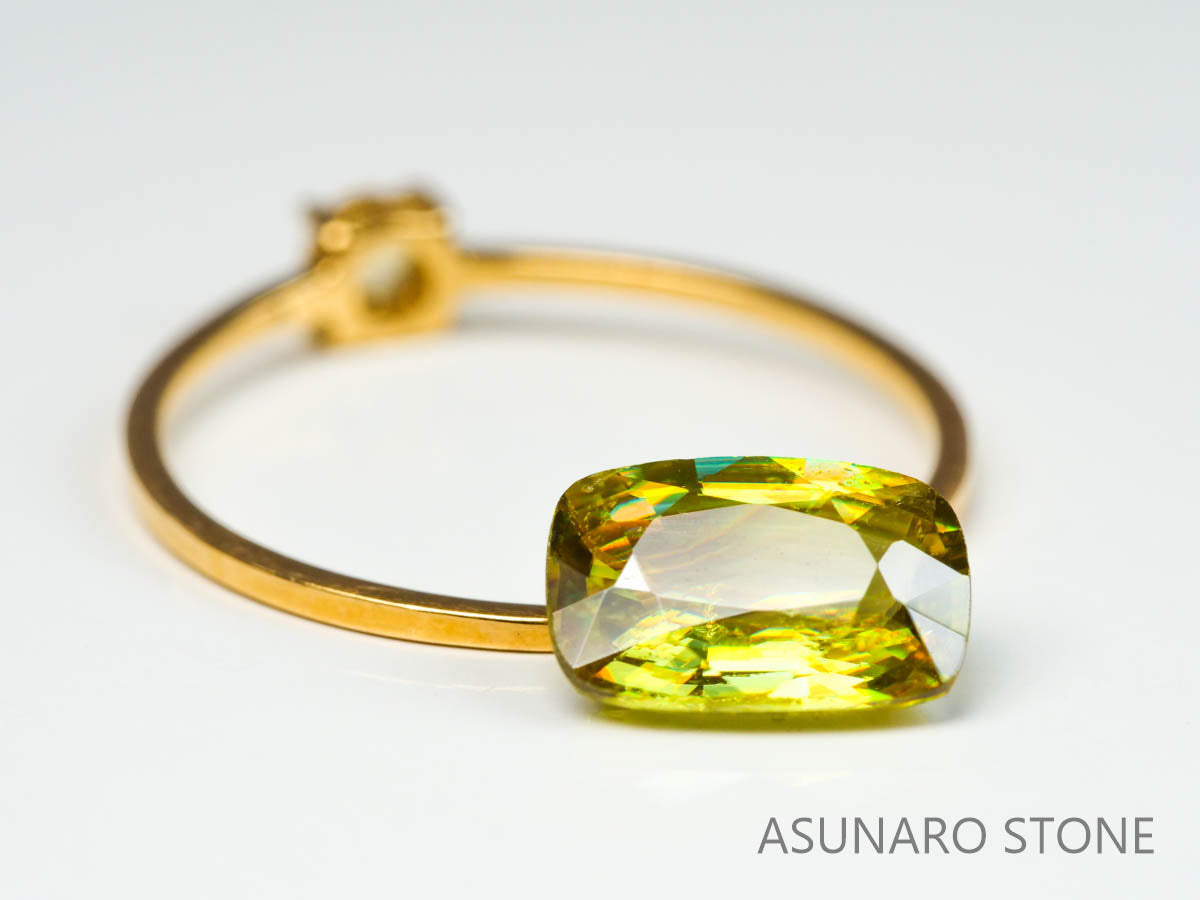 スフェーン　クッションカット　マダガスカル産　1.49ct　【220825-1096】