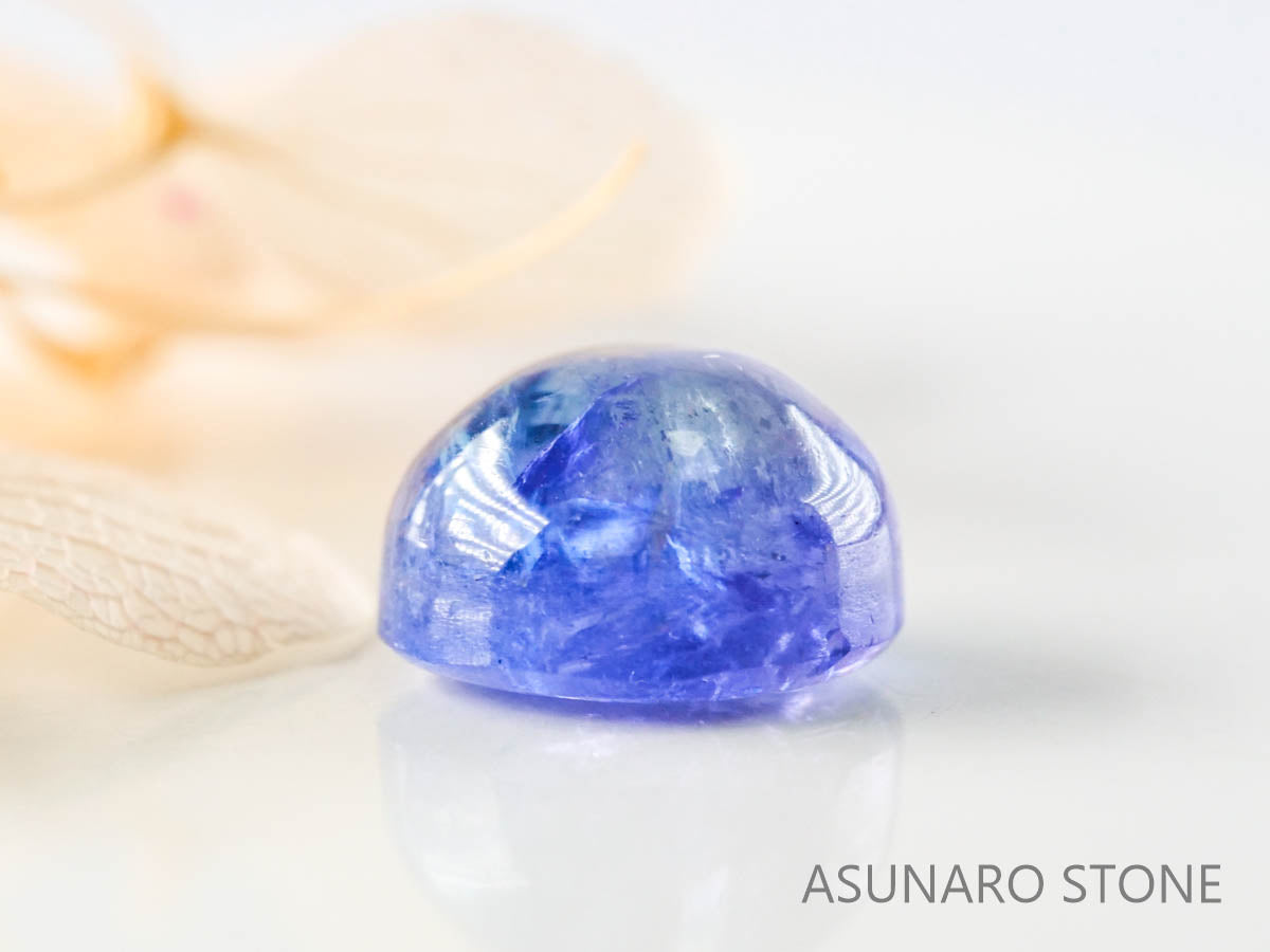 ゾイサイト（タンザナイト）  カボション　タンザニア産　　2.85ct【220826-1098】