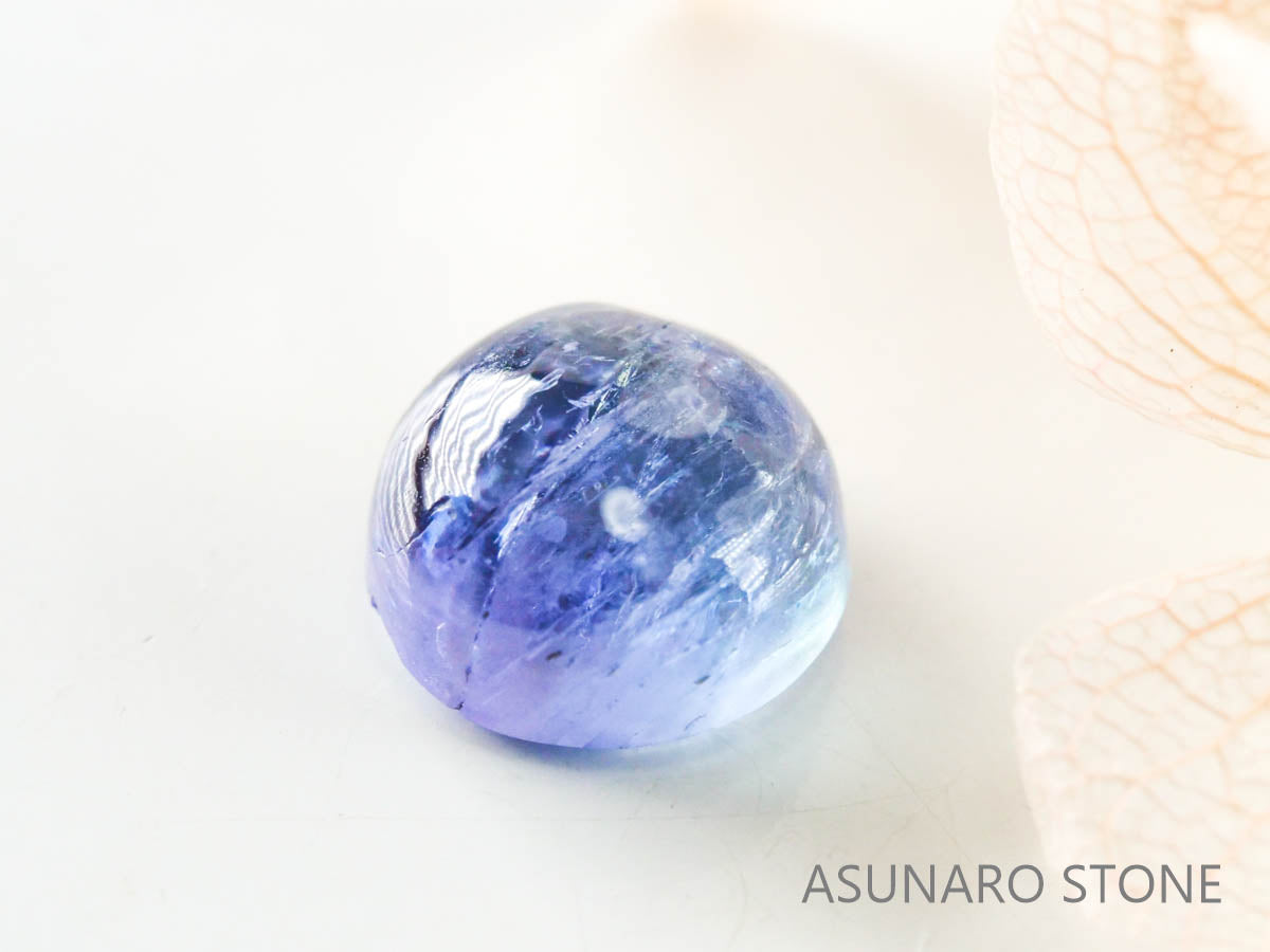 バイカラーゾイサイト（タンザナイト）  カボション　タンザニア産　　2.00ct【220826-1100】