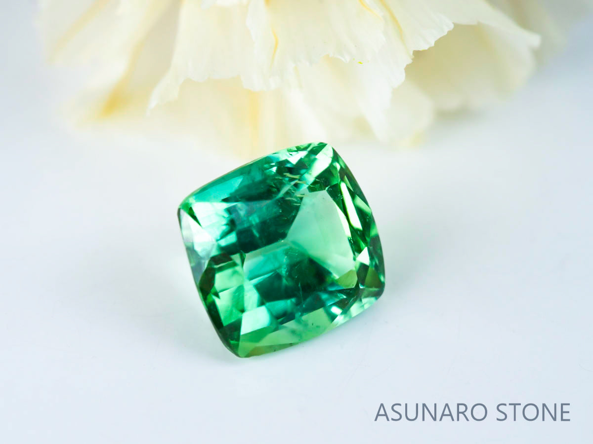 ブルーグリーントルマリン 　クッションカット 　アフガニスタン産  0.91ct　【221109-1135】