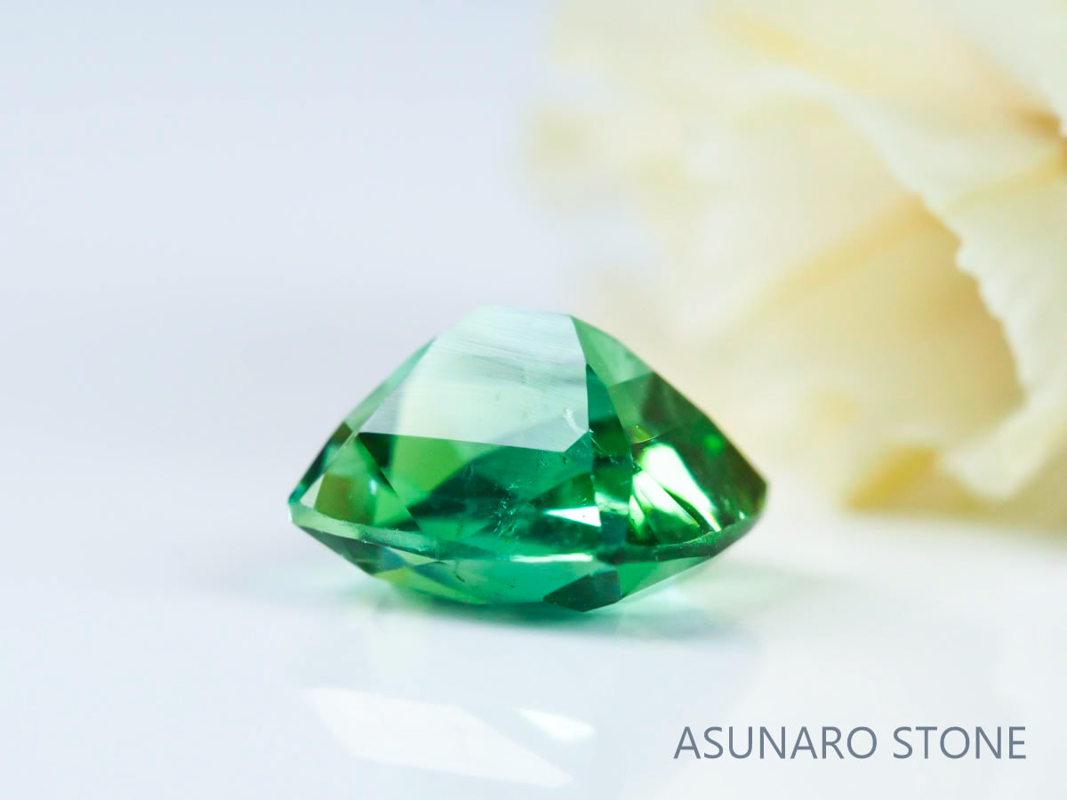 ブルーグリーントルマリン 　クッションカット 　アフガニスタン産  0.91ct　【221109-1135】