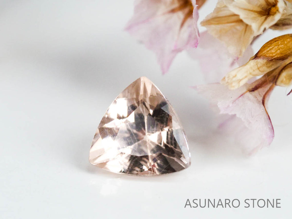 モルガナイト トリリアントカット　ブラジル産　0.69ct　【220928-1145】