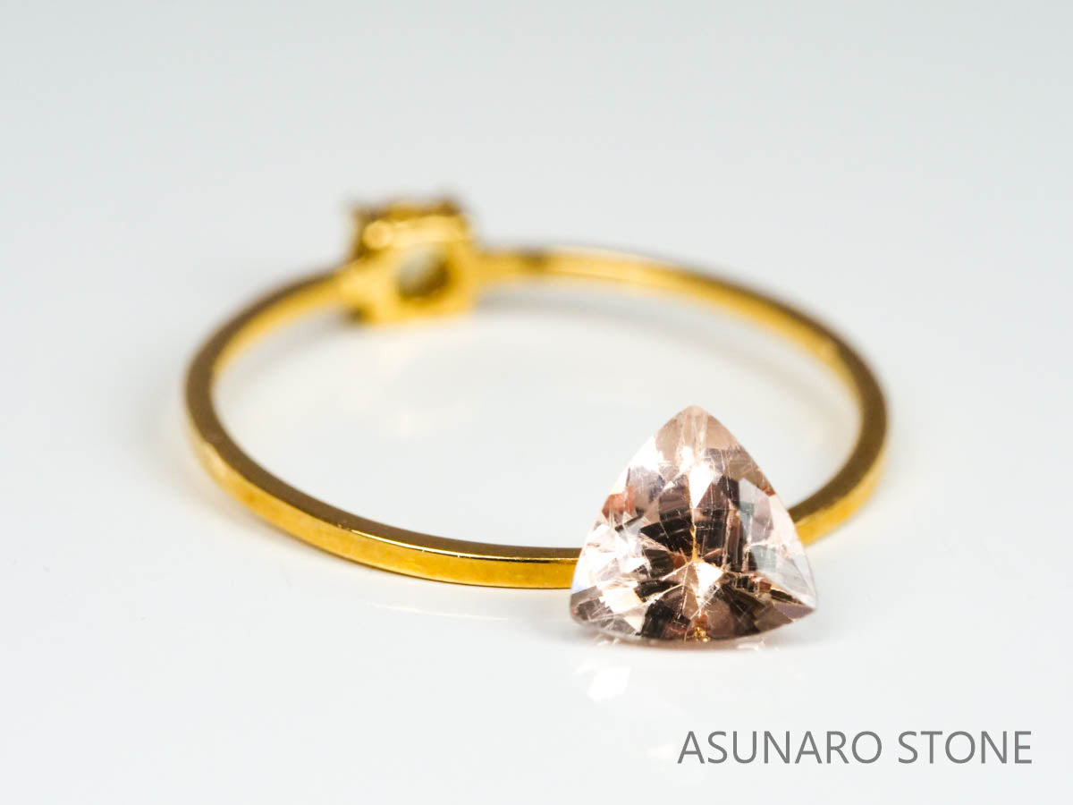 モルガナイト トリリアントカット　ブラジル産　0.69ct　【220928-1145】