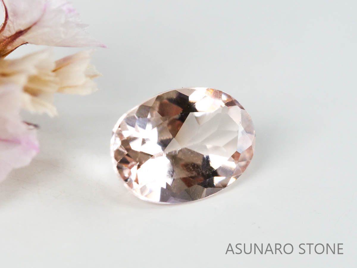 モルガナイト オーバルカット　ブラジル産　0.66ct　【220928-1146】