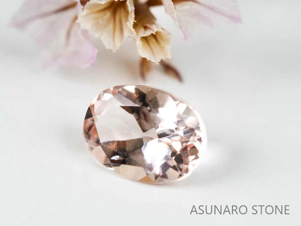 モルガナイト オーバルカット　ブラジル産　0.66ct　【220928-1146】