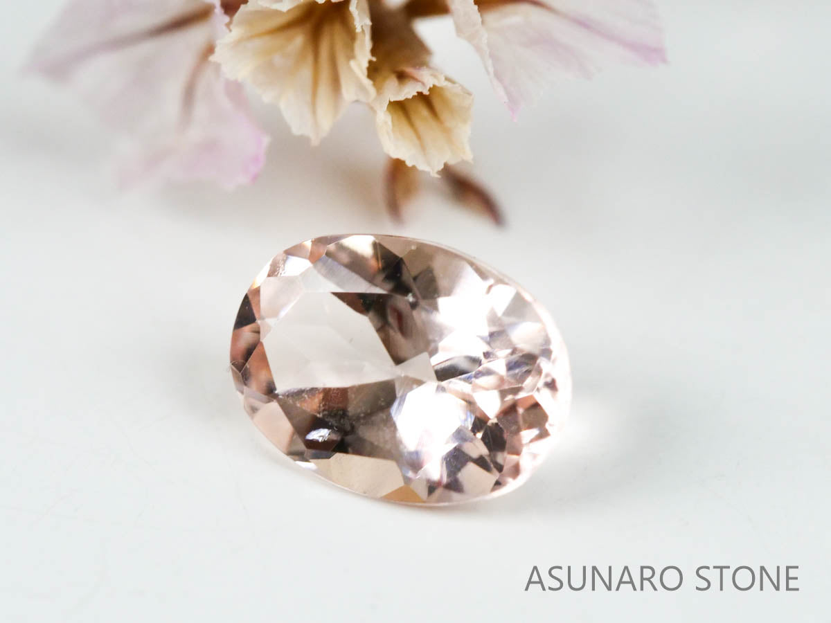 モルガナイト オーバルカット　ブラジル産　0.66ct　【220928-1146】