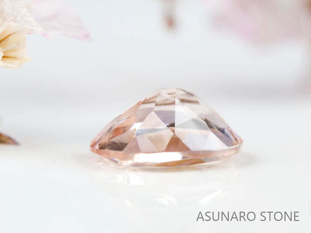 モルガナイト オーバルカット　ブラジル産　0.66ct　【220928-1146】