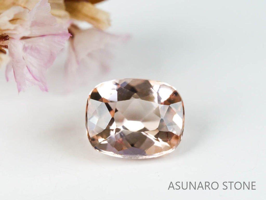 モルガナイト クッションカット　ブラジル産　0.82ct　【220928-1148】