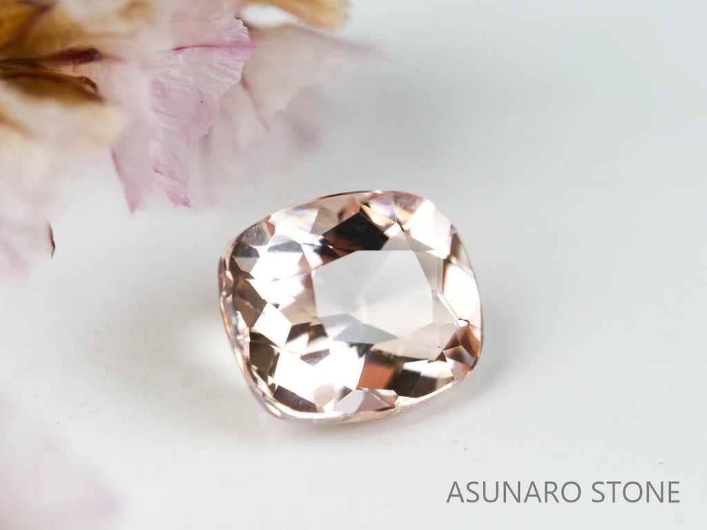 モルガナイト クッションカット　ブラジル産　0.82ct　【220928-1148】