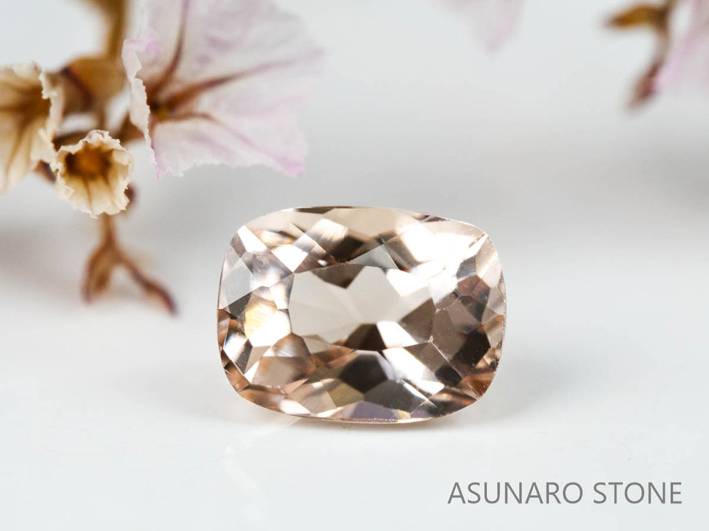 モルガナイト クッションカット　ブラジル産　0.91ct　【220928-1150】