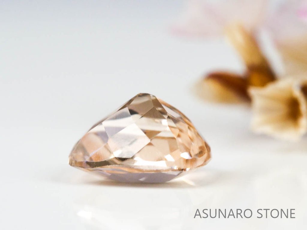 モルガナイト クッションカット　ブラジル産　0.91ct　【220928-1150】