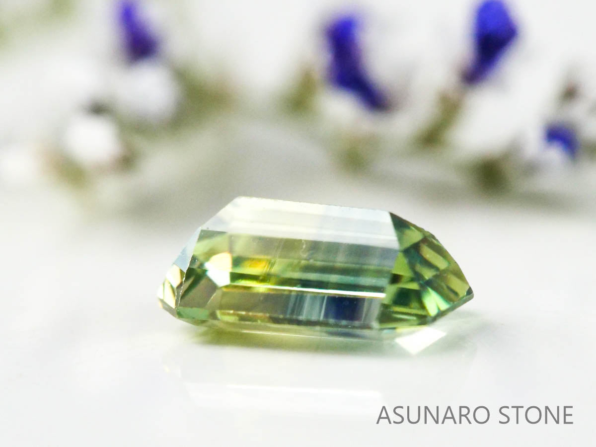 バイカラーサファイア 　エメラルドカット　 スリランカ産　0.34ct【221017-1152】