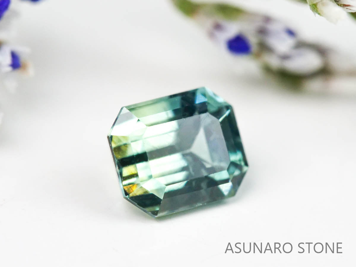 バイカラーサファイア 　エメラルドカット　 スリランカ産　0.61ct【221017-1154】