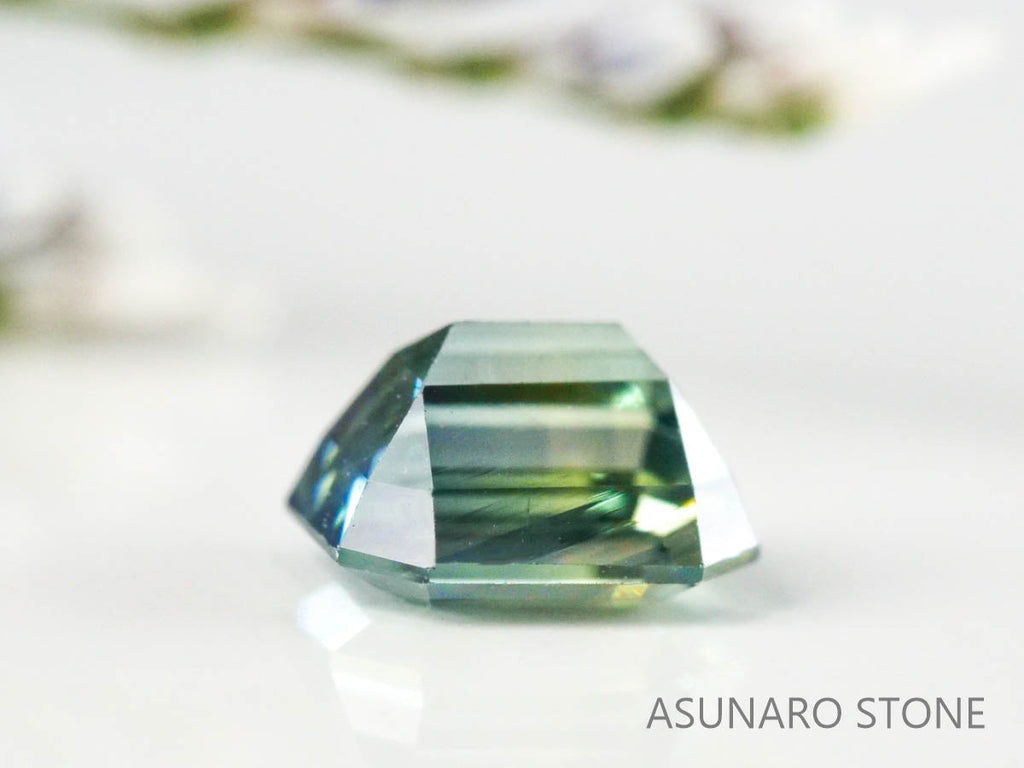 バイカラーサファイア 　エメラルドカット　 スリランカ産　0.61ct【221017-1154】