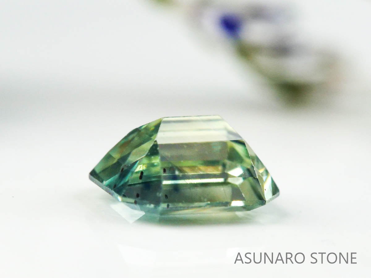 バイカラーサファイア 　エメラルドカット　 スリランカ産　0.50ct【221017-1156】