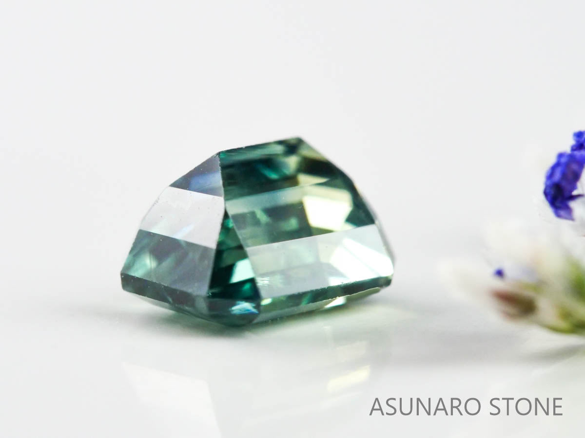 バイカラーサファイア 　エメラルドカット　 スリランカ産　0.73ct【221017-1157】