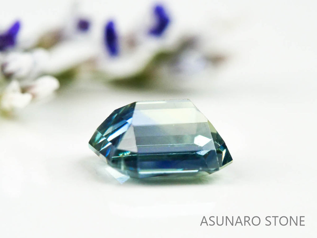 バイカラーサファイア 　エメラルドカット　 スリランカ産　0.55ct【221017-1159】