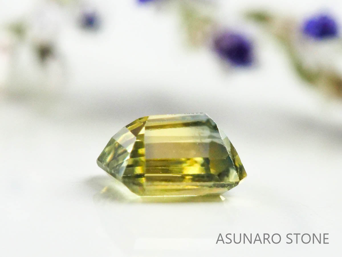 バイカラーサファイア 　エメラルドカット　 スリランカ産　0.19ct【221017-1160】