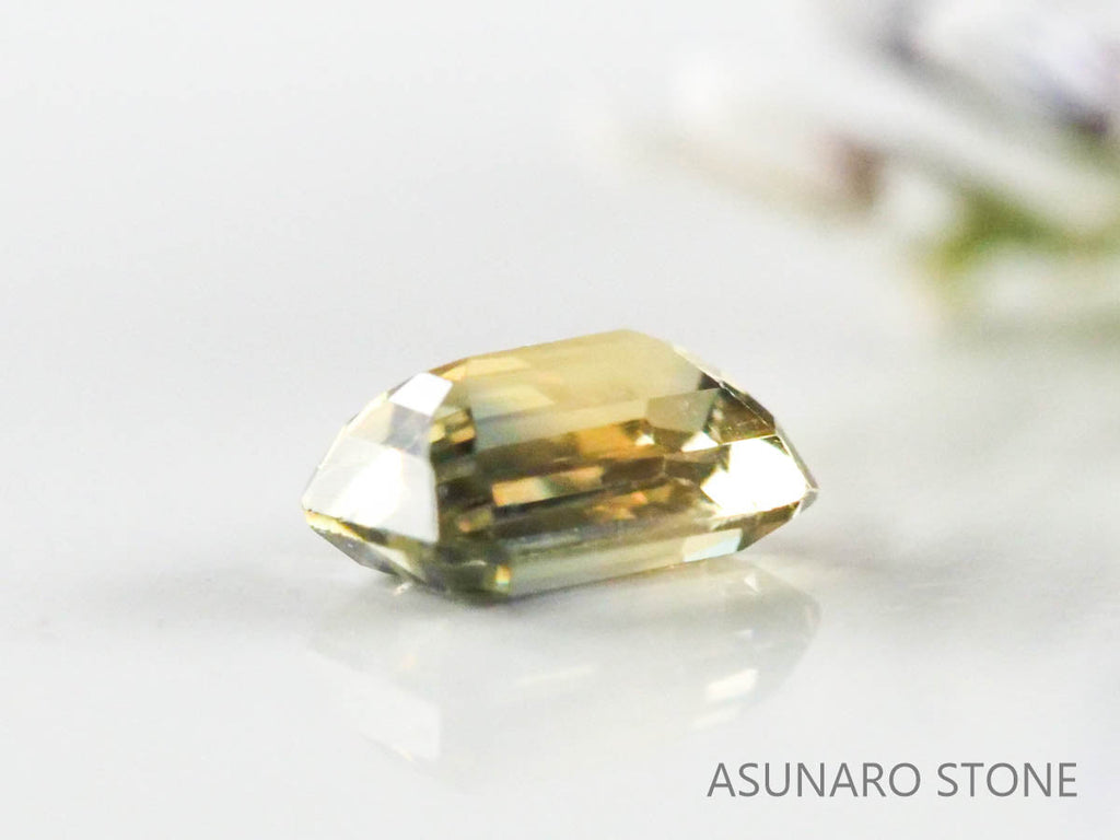 バイカラーサファイア 　エメラルドカット　 スリランカ産　0.13ct【221017-1162】