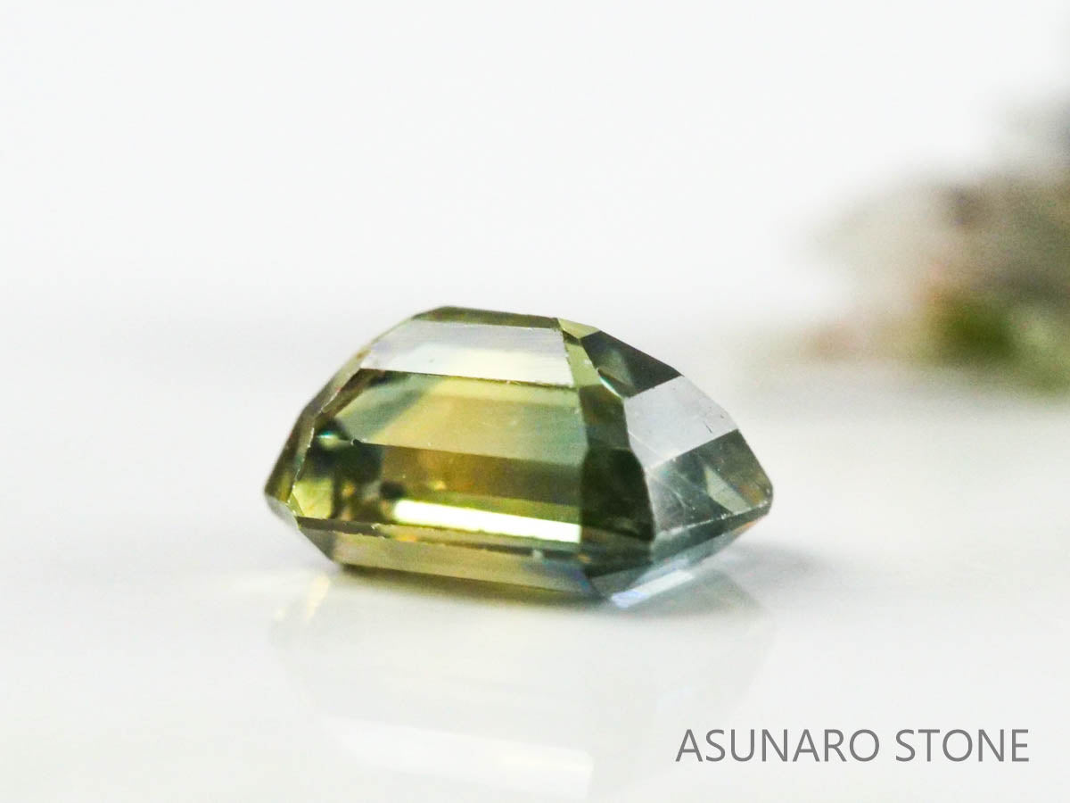 バイカラーサファイア 　エメラルドカット　 スリランカ産　0.27ct【221017-1164】