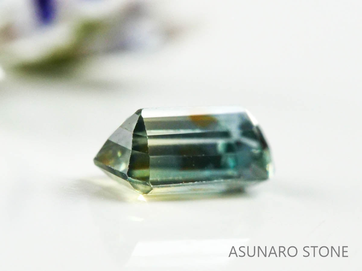 バイカラーサファイア 　エメラルドカット　 スリランカ産　0.27ct【221017-1165】