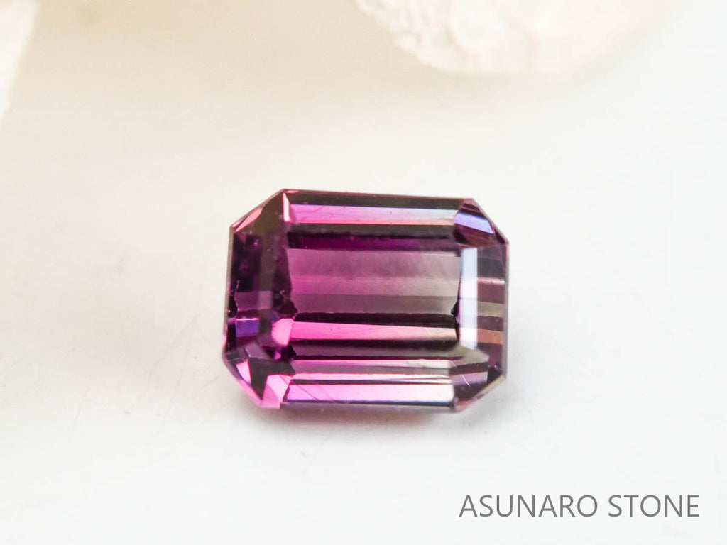 バイカラーサファイア 　エメラルドカット　 スリランカ産　0.21ct【221017-1166】