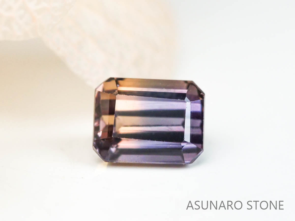 バイカラーサファイア 　エメラルドカット　 スリランカ産　0.39ct【221017-1167】