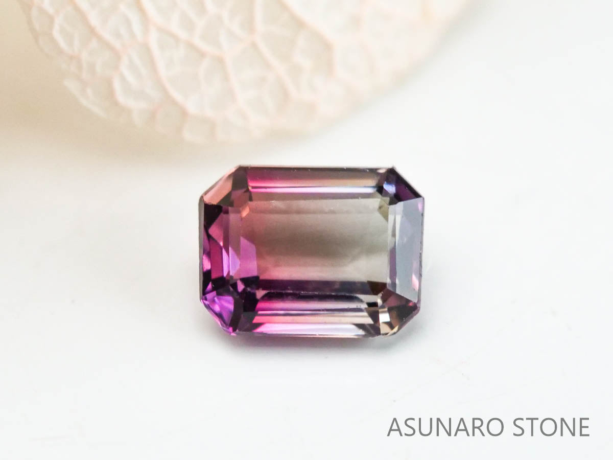 バイカラーサファイア 　エメラルドカット　 スリランカ産　0.16ct【221017-1170】