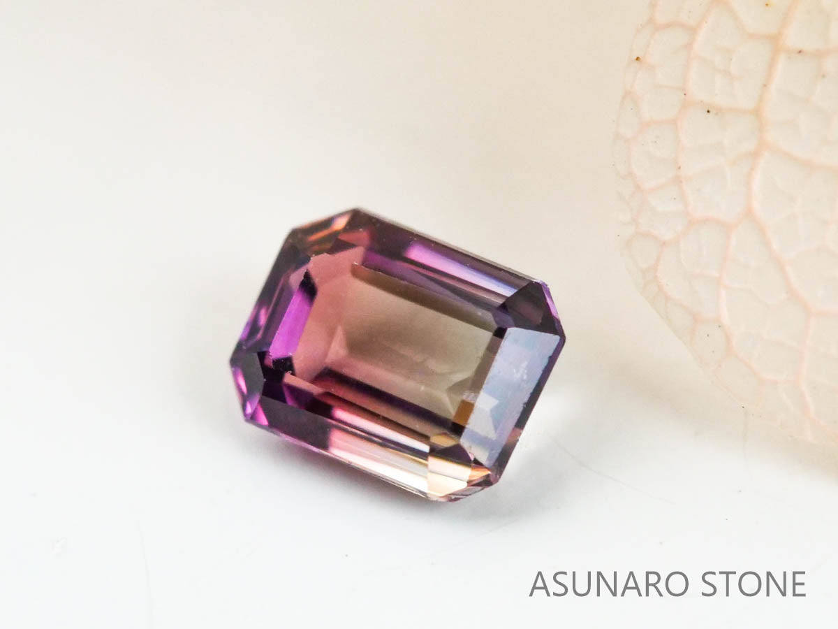 バイカラーサファイア 　エメラルドカット　 スリランカ産　0.16ct【221017-1170】