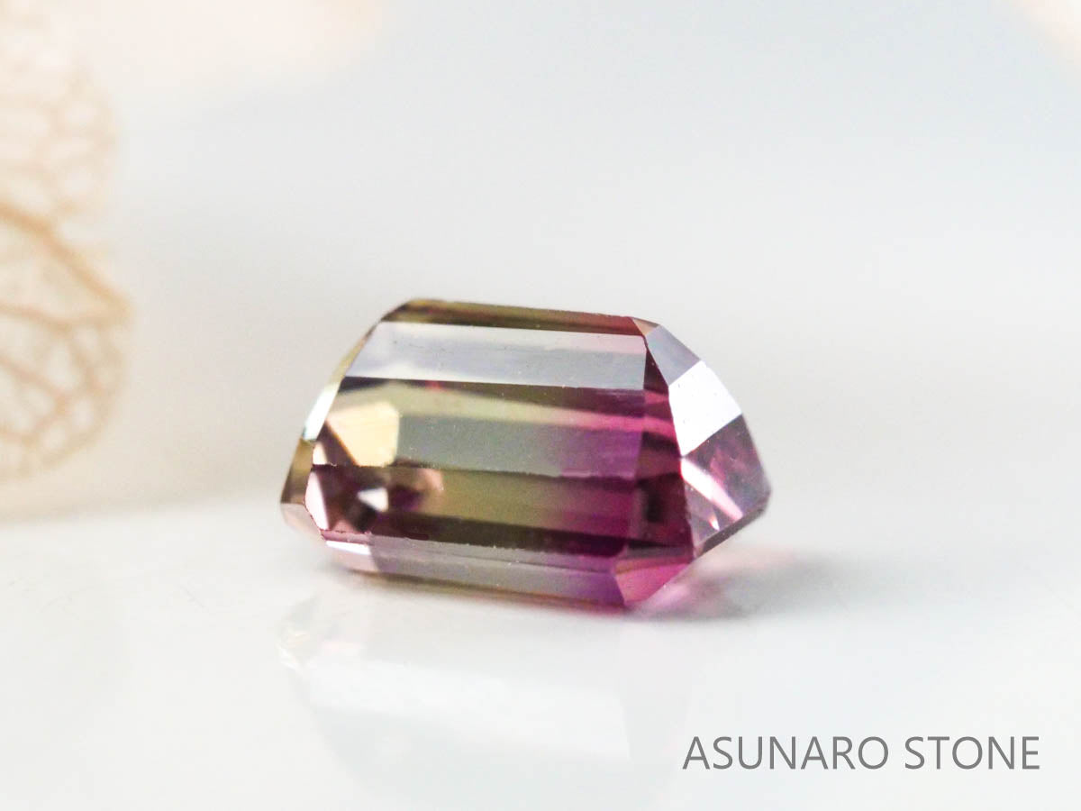 バイカラーサファイア 　エメラルドカット　 スリランカ産　0.34ct【221017-1171】