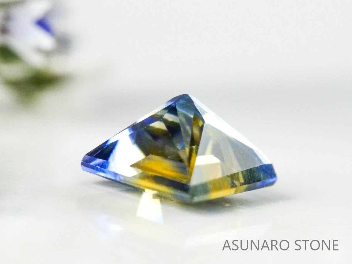 バイカラーサファイア 　プリンセスカット　 スリランカ産　0.38ct【221017-1179】