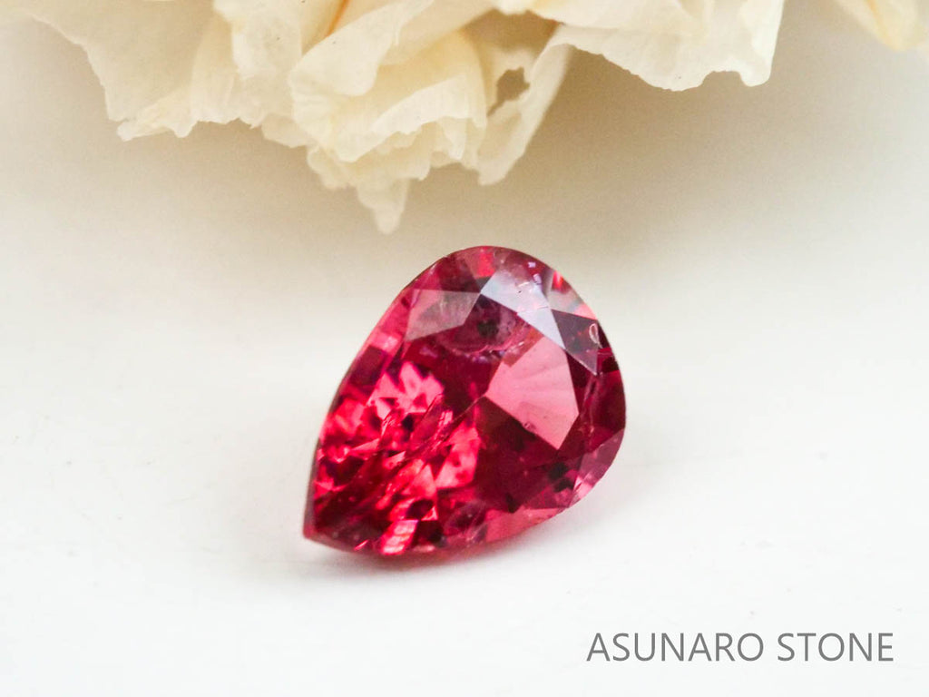 レッドスピネル 　ペアシェイプ　スリランカ産　0.13ct　【220926-1180】