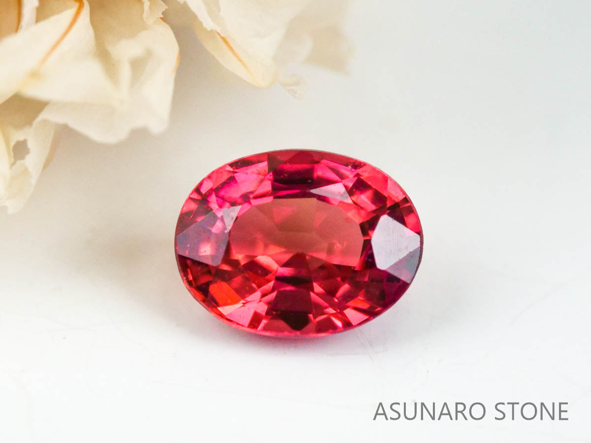 レッドスピネル 　オーバルカット　スリランカ産　0.25ct　【220926-1181】