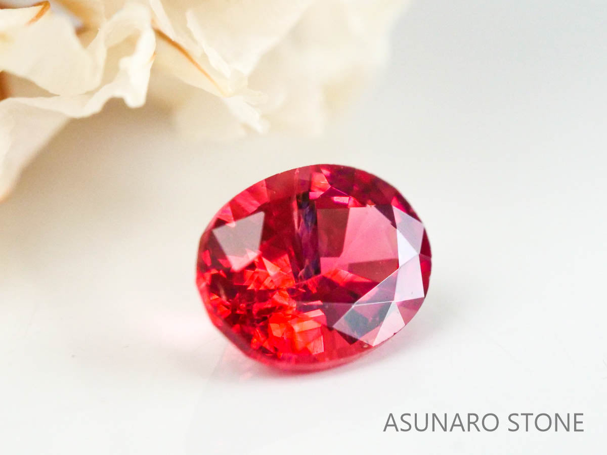 レッドスピネル 　オーバルカット　スリランカ産　0.22ct　【220926-1182】