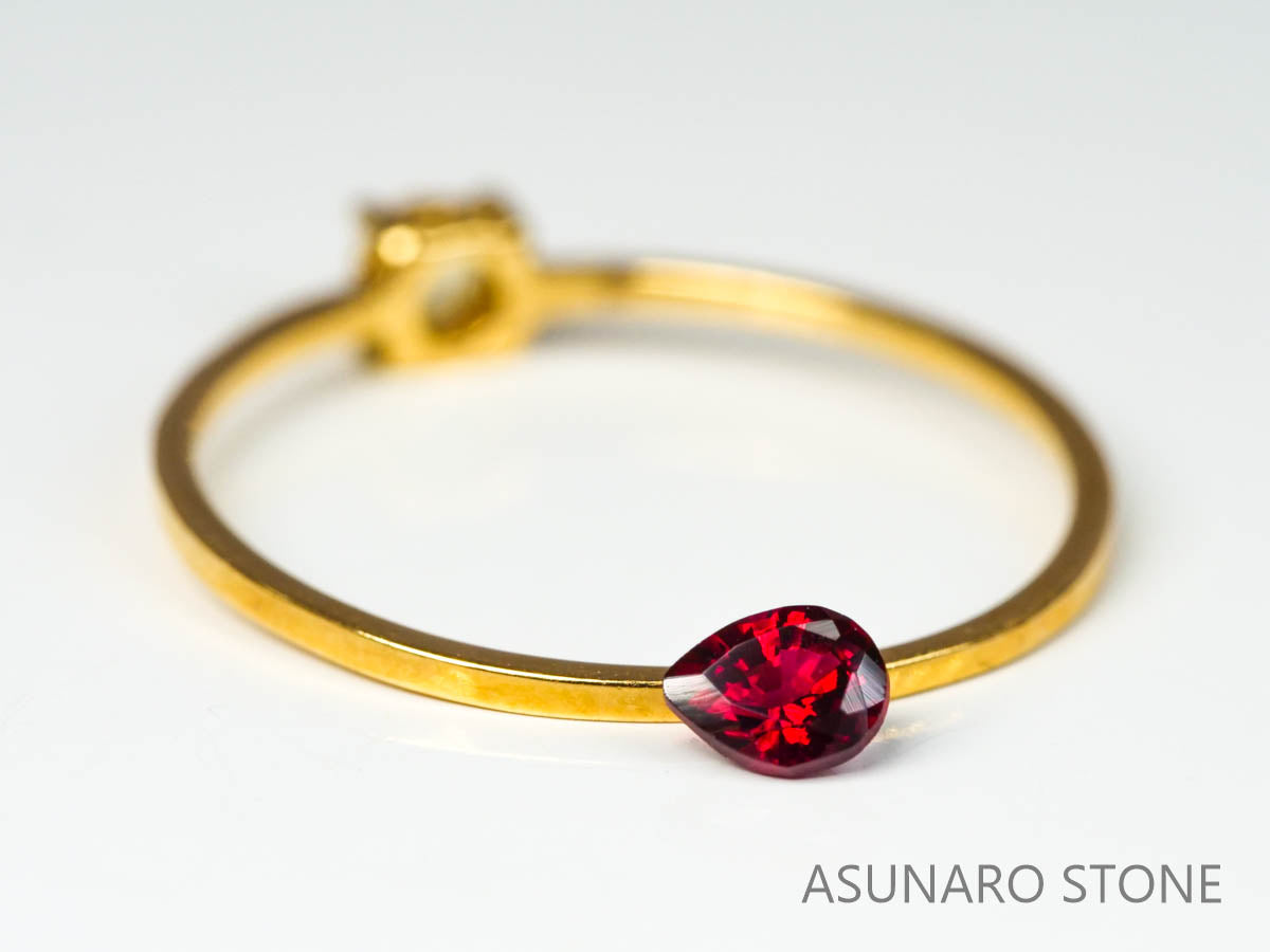 レッドスピネル 　ペアシェイプ　スリランカ産　0.21ct　【220926-1183】