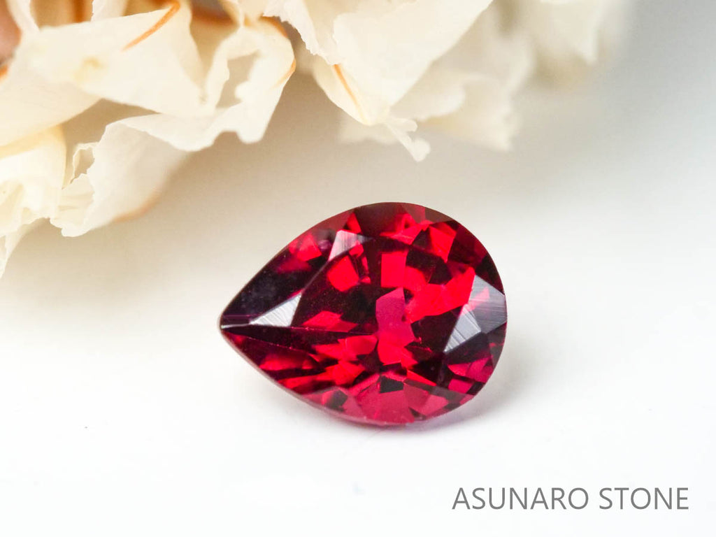 レッドスピネル 　ペアシェイプ　スリランカ産　0.19ct　【220926-1184】