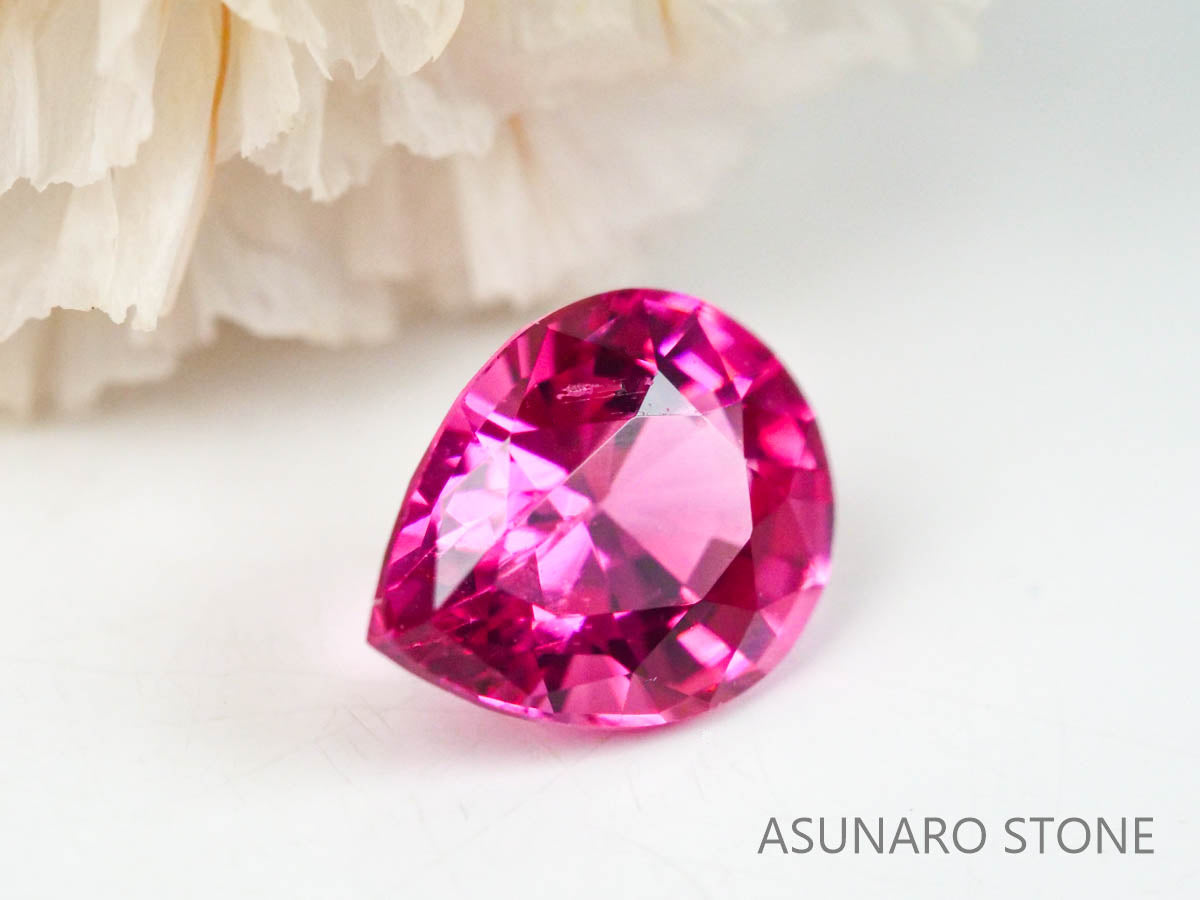 ホットピンクスピネル 　ペアシェイプ　スリランカ産　0.36ct　【220926-1185】