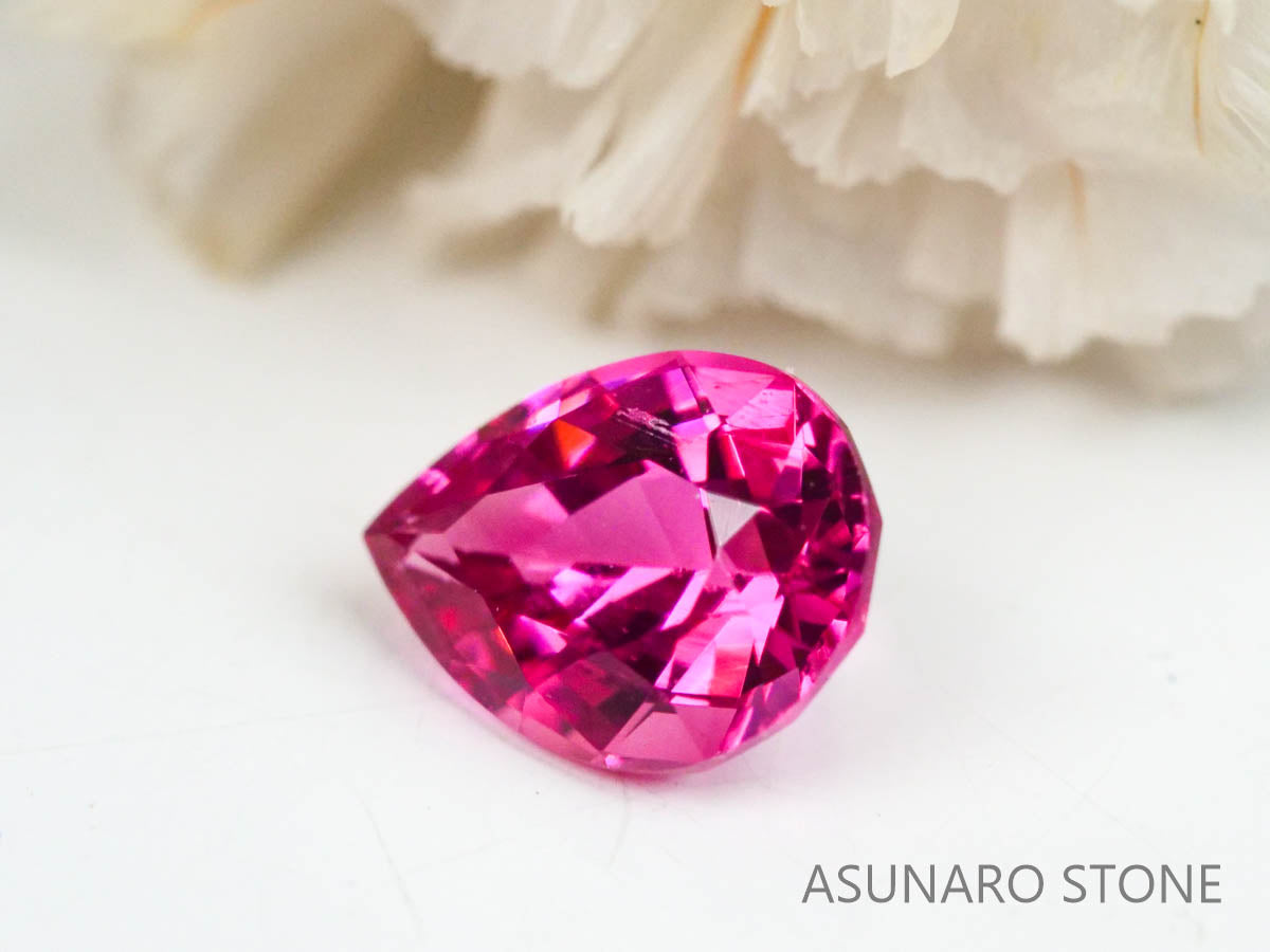 ホットピンクスピネル 　ペアシェイプ　スリランカ産　0.36ct　【220926-1185】