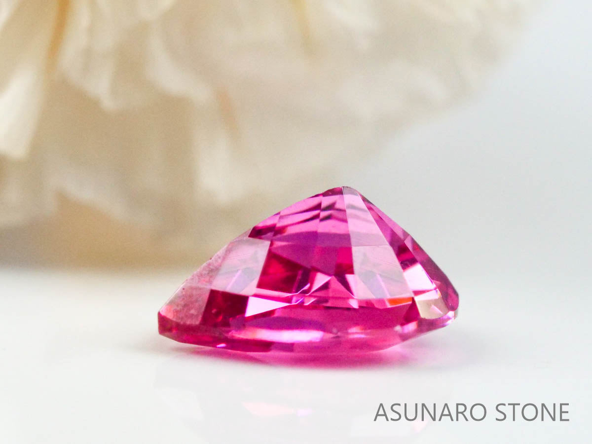 ホットピンクスピネル 　ペアシェイプ　スリランカ産　0.36ct　【220926-1185】