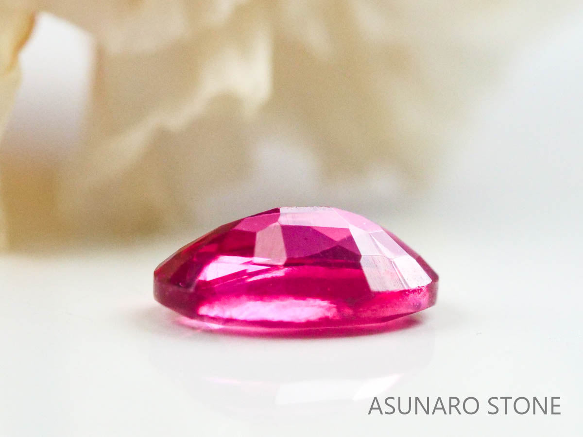 ホットピンクスピネル 　オーバルカット　スリランカ産　0.24ct　【220926-1186】