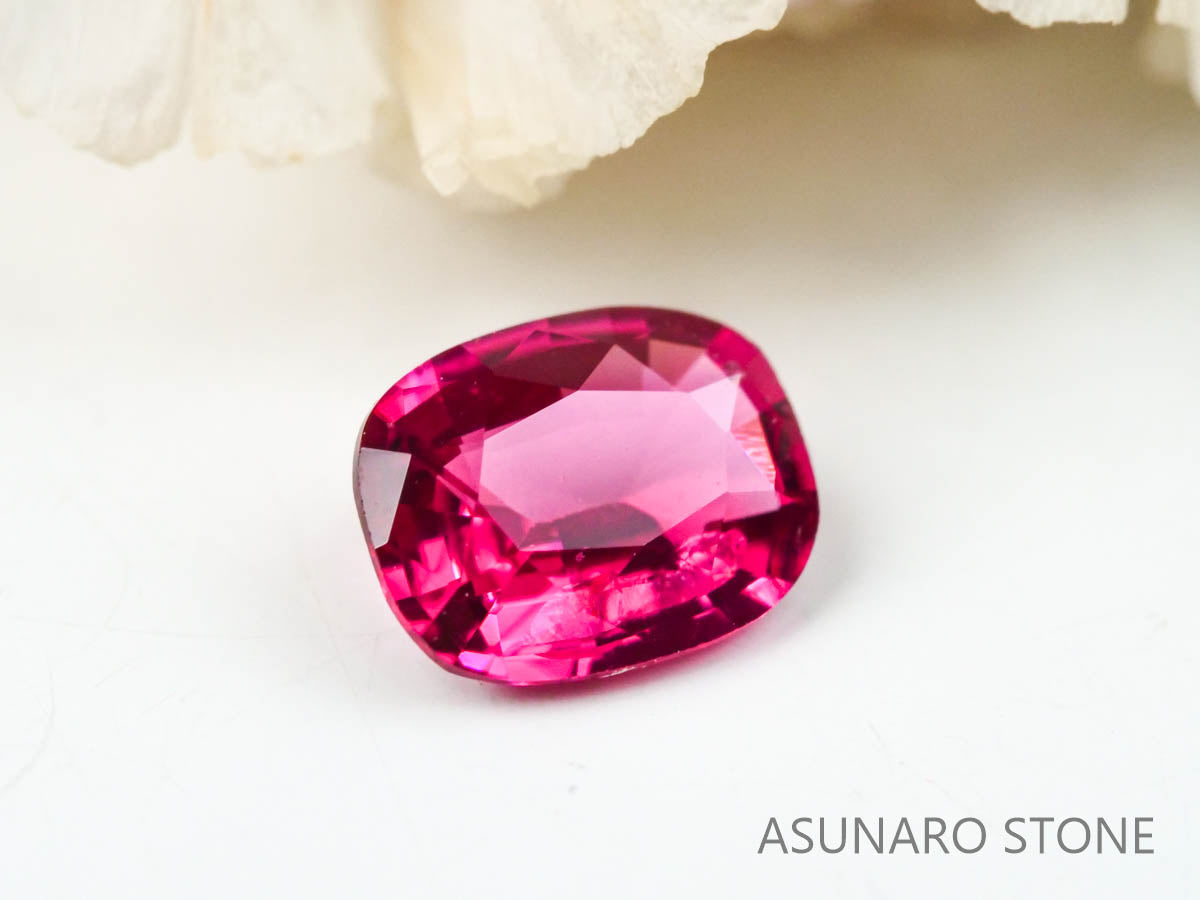 ホットピンクスピネル 　クッションカット　スリランカ産　0.27ct　【220926-1189】