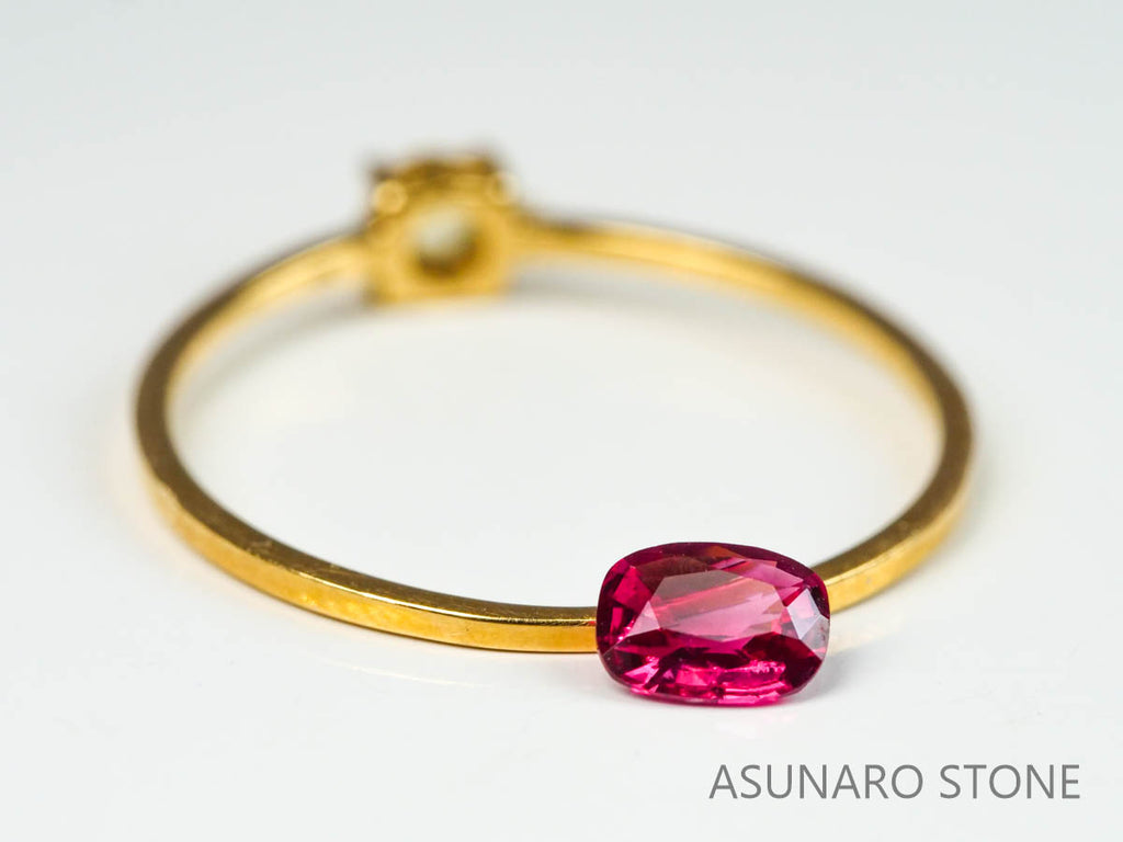 ホットピンクスピネル 　クッションカット　スリランカ産　0.27ct　【220926-1189】